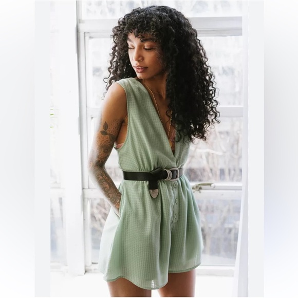 Urban Outfitters Plaid Chiffon Plunging Button Down Green Romper Women’s Small - Picture 1 of 10